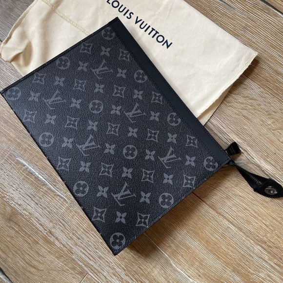 Louis Vuitton Pochette Voyage MM Clutch M61692 - Picture 1 of 12
